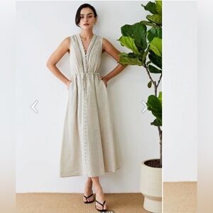 CHICWISH V-NECK BUTTONED SLEEVELESS DRESS IN LINEN
XS NWT